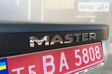 Вантажопасажирський фургон Renault Master 2011 в 