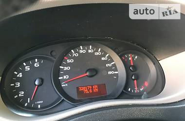 Вантажопасажирський фургон Renault Master 2011 в 