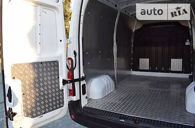Вантажопасажирський фургон Renault Master 2016 в 