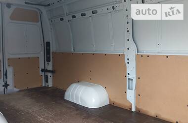 Грузовой фургон Renault Master 2015 в 
