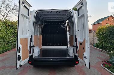 Вантажний фургон Renault Master 2017 в Житомирі