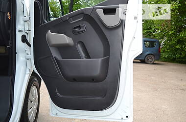 Минивэн Renault Master 2017 в 