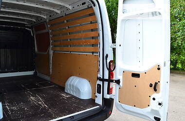 Минивэн Renault Master 2017 в 