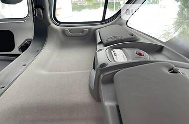 Минивэн Renault Master 2017 в 