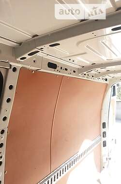 Грузовой фургон Renault Master 2015 в Рожище