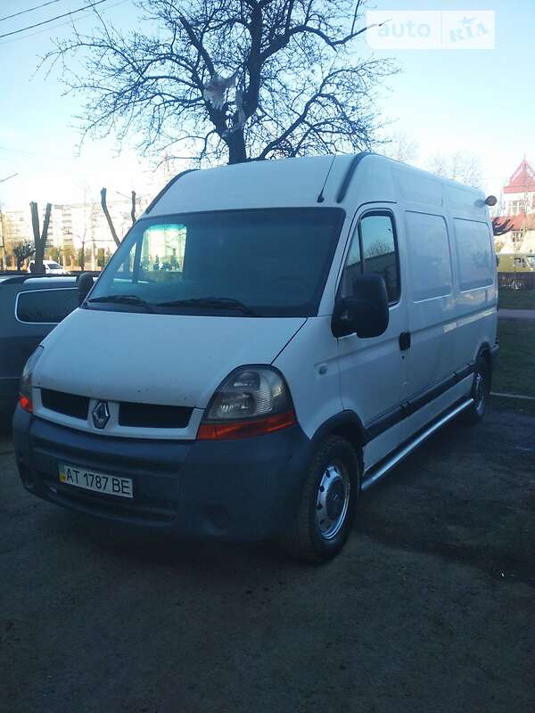 Вантажний фургон Renault Master 2004 в Калуші
