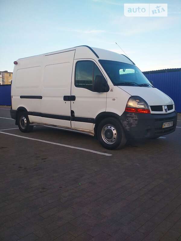 Вантажний фургон Renault Master 2004 в Калуші