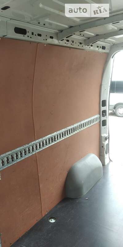 Грузовой фургон Renault Master 2015 в Рожище
