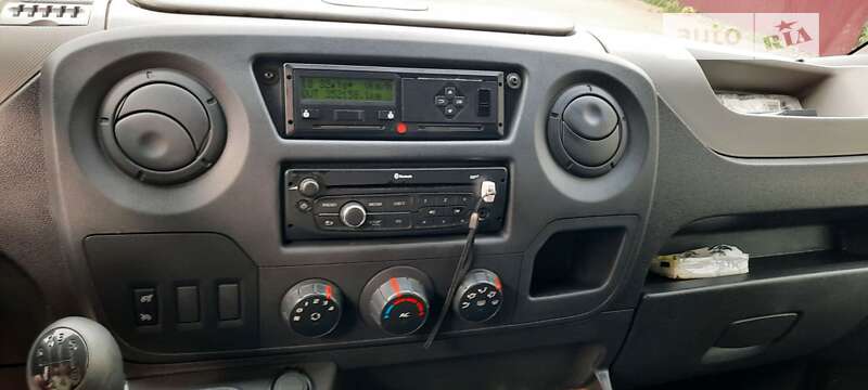 Евакуатор Renault Master 2014 в Корсунь-Шевченківському
