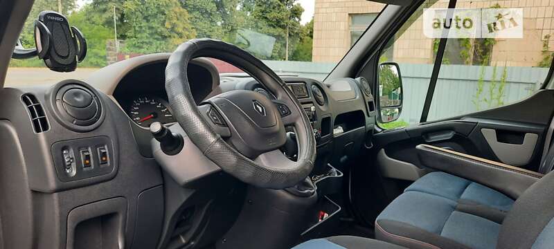 Евакуатор Renault Master 2014 в Корсунь-Шевченківському
