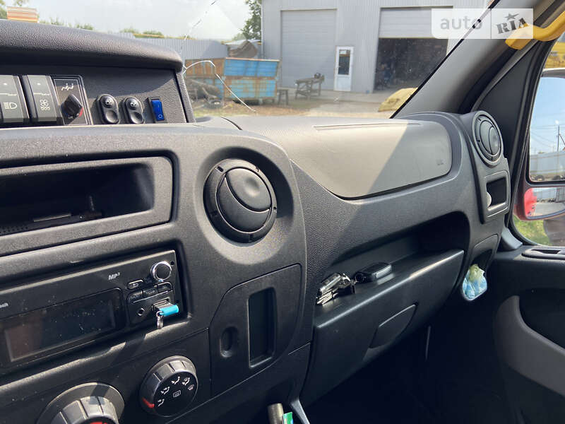 Міський автобус Renault Master 2017 в Дніпрі