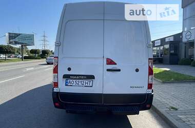 Вантажний фургон Renault Master 2016 в Мукачевому