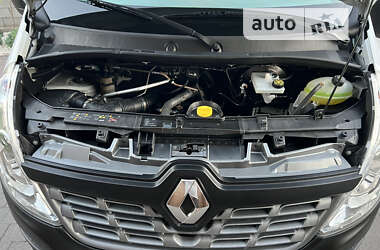 Грузовой фургон Renault Master 2016 в 
