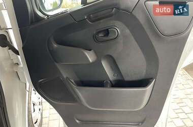 Грузовой фургон Renault Master 2018 в 