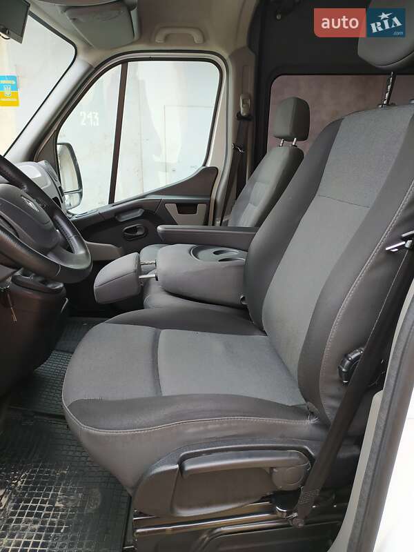Мікроавтобус Renault Master 2017 в Тернополі