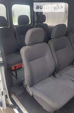 Грузопассажирский фургон Renault Master 2005 в 