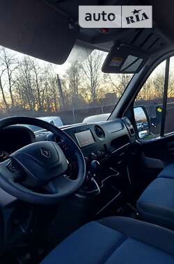 Вантажопасажирський фургон Renault Master 2017 в Млиніві