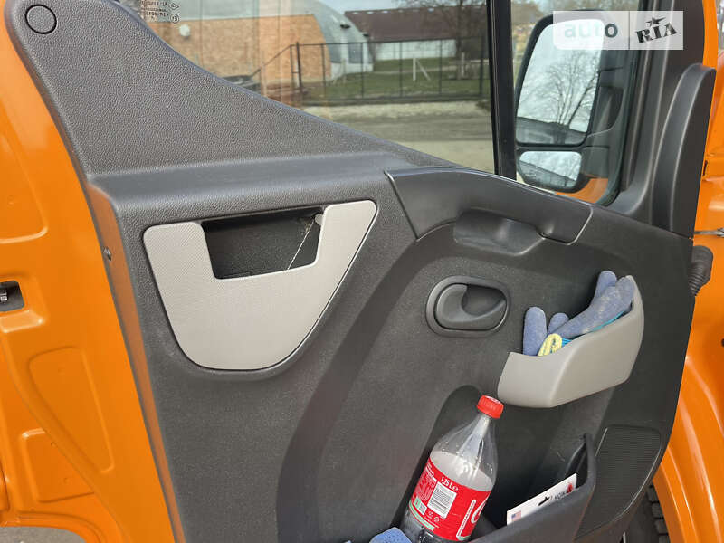 Автовоз Renault Master 2016 в Чернівцях