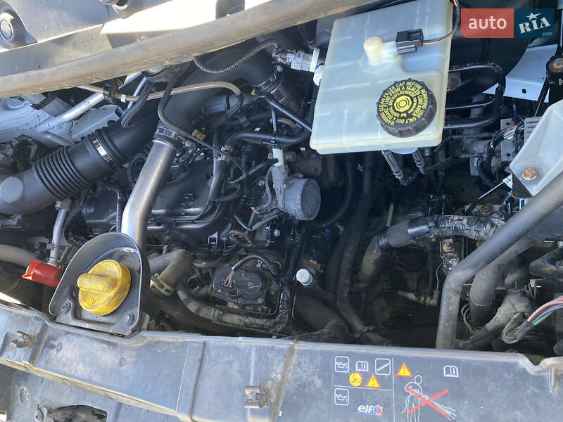 Автовоз Renault Master 2017 в Дрогобичі