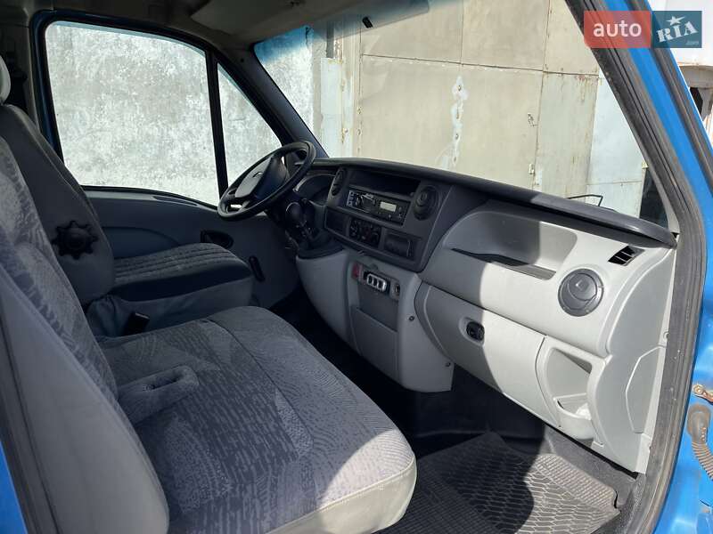 Вантажопасажирський фургон Renault Master 2003 в Конотопі