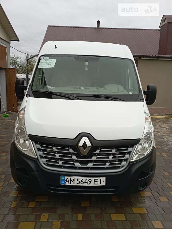 Вантажний фургон Renault Master 2015 в Звягелі