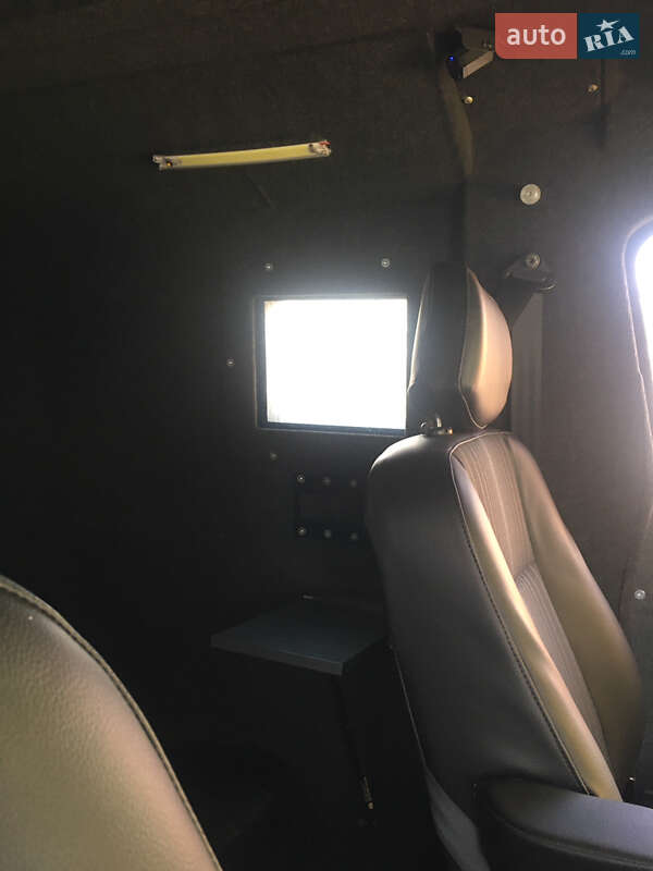 Броньований автомобіль Renault Master 2014 в Києві