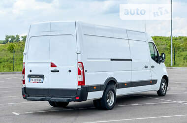 Вантажний фургон Renault Master 2015 в Рівному