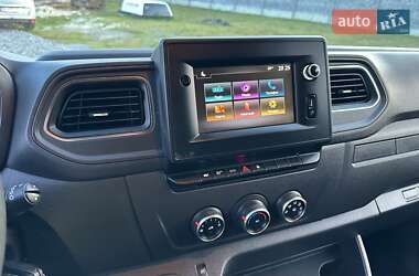 Вантажний фургон Renault Master 2020 в Рівному