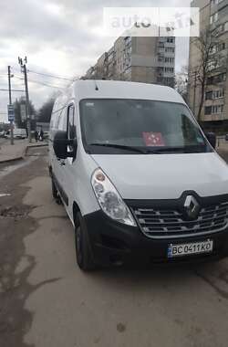 Вантажний фургон Renault Master 2015 в Львові