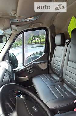 Грузовой фургон Renault Master 2012 в Львове