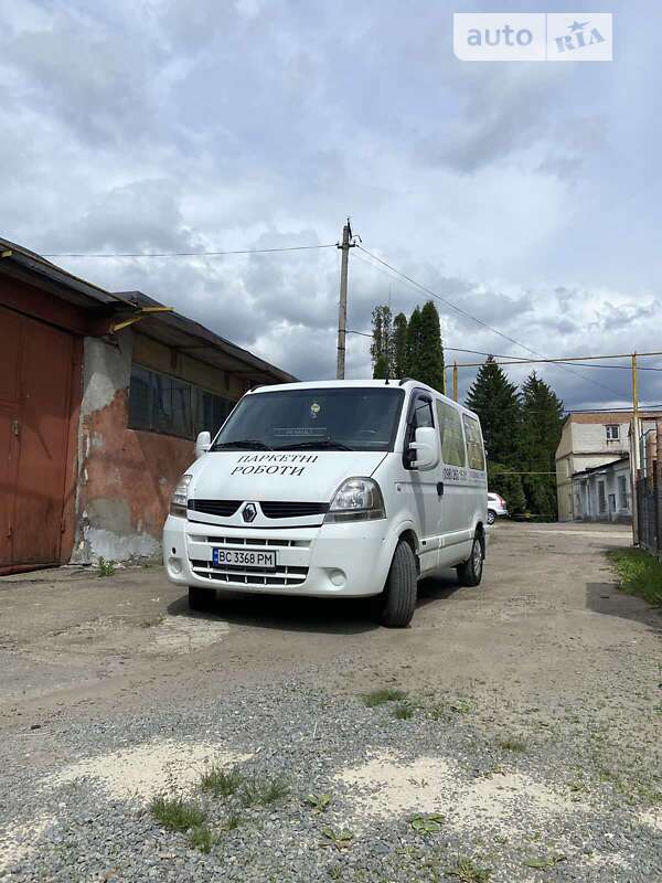 Вантажопасажирський фургон Renault Master 2005 в Львові