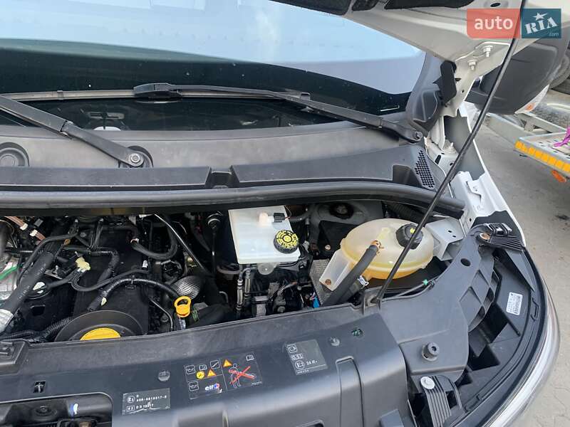 Вантажний фургон Renault Master 2020 в Бориславі