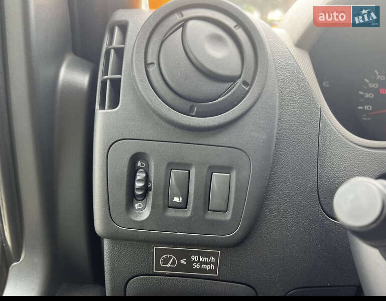 Грузовой фургон Renault Master 2015 в Мерефа