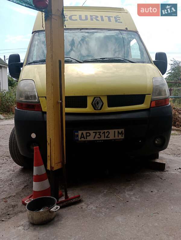 Вантажний фургон Renault Master 2004 в Запоріжжі