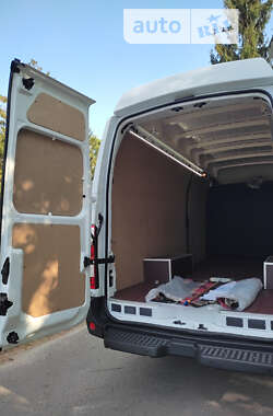 Грузовой фургон Renault Master 2019 в 