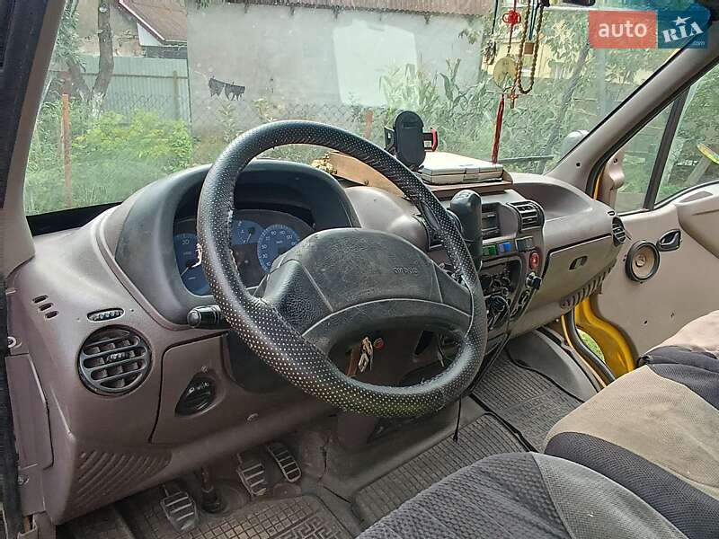 Микроавтобус Renault Master 2000 в Нововолынске