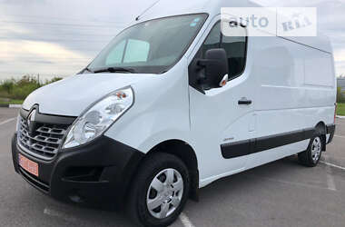 Вантажний фургон Renault Master 2015 в Рівному