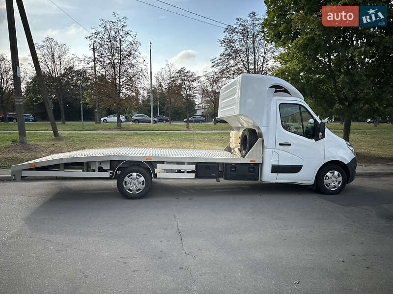 Эвакуатор Renault Master 2017 в Яворове