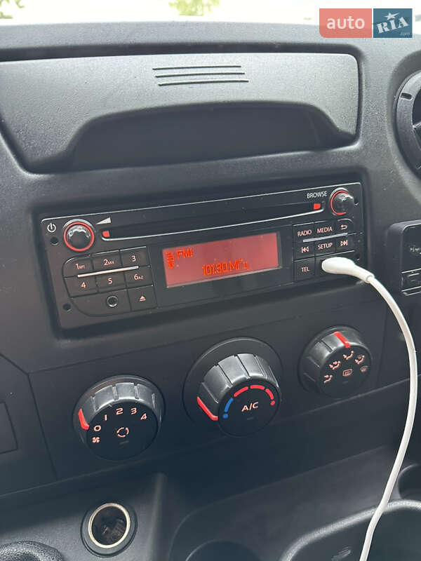 Эвакуатор Renault Master 2017 в Яворове