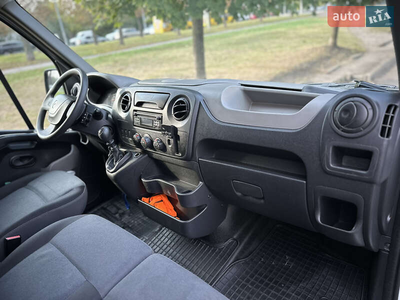 Эвакуатор Renault Master 2017 в Яворове