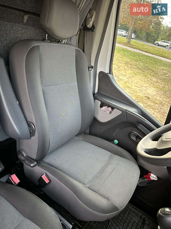 Эвакуатор Renault Master 2017 в Яворове