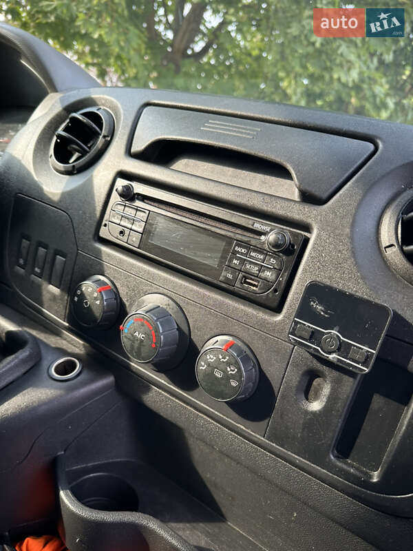 Эвакуатор Renault Master 2017 в Яворове