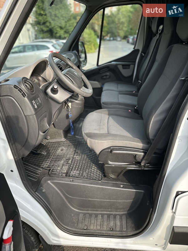 Эвакуатор Renault Master 2017 в Яворове