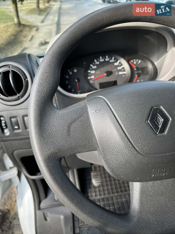 Эвакуатор Renault Master 2017 в Яворове