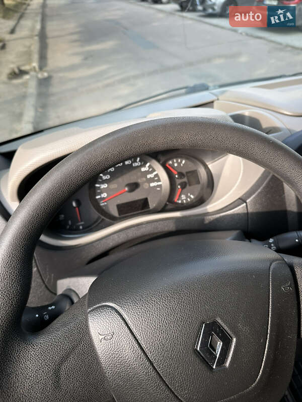 Эвакуатор Renault Master 2017 в Яворове