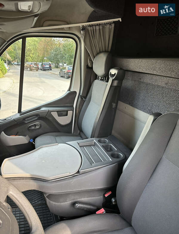 Эвакуатор Renault Master 2017 в Яворове