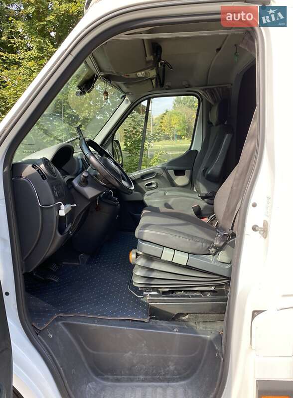 Автовоз Renault Master 2016 в Ровно