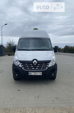 Вантажний фургон Renault Master 2015 в Яворові