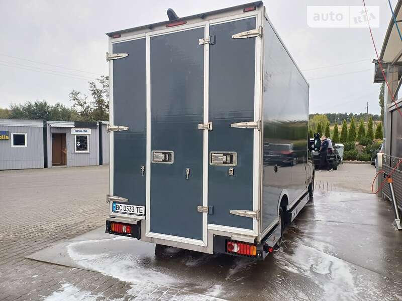 Вантажний фургон Renault Master 2021 в Мостиській