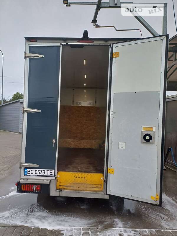 Вантажний фургон Renault Master 2021 в Мостиській